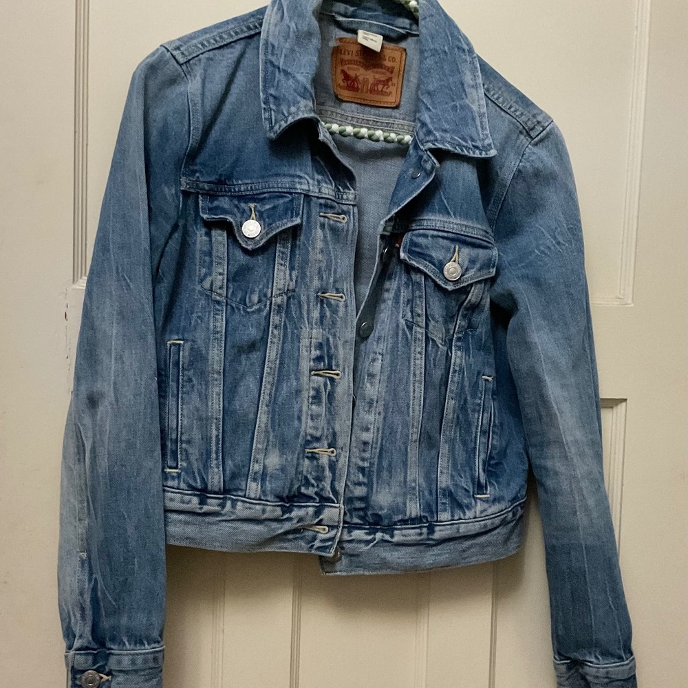 Women’s Levi’s Jean Jacket size xs